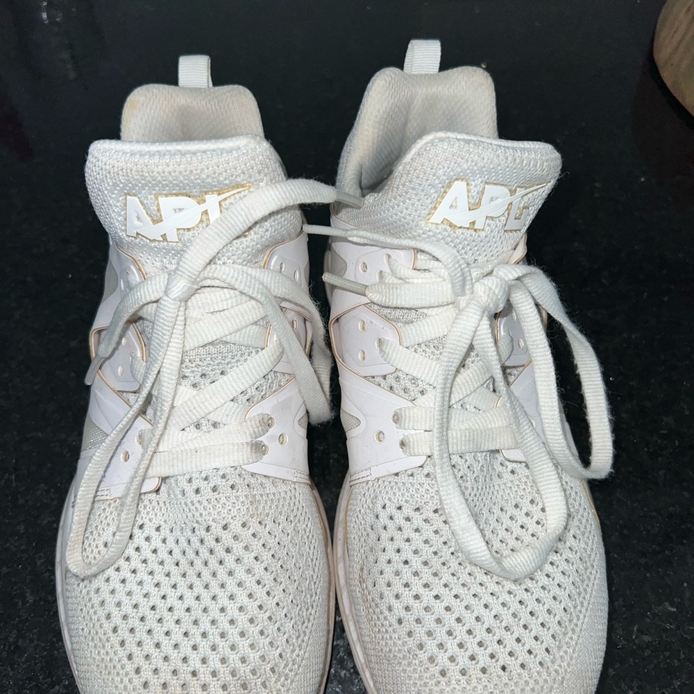 APL Ascend size 8 white